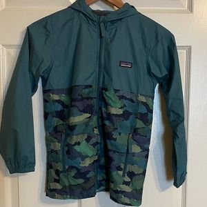 Kids/Youth Patagonia light & variable camo jacket with hood size M